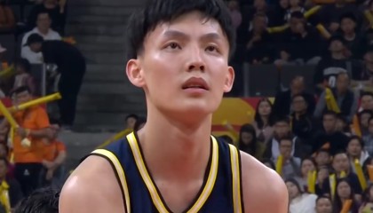 世界杯下载中心-晚上十点半！徐杰伤情更新，崔永熙主动请战，徐昕无缘回归