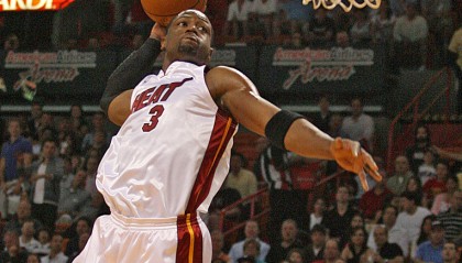 世界杯手机观看-韦德：我们每个人的球风都有模仿乔丹的影子 投篮姿势或是脚步