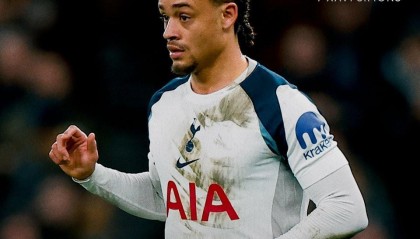 世界杯下载中心-热刺官方：哈维-西蒙斯当选与多特一役队内最佳球员