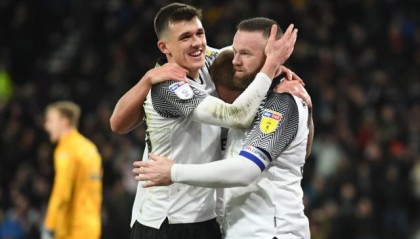 世界杯app下载-鲁尼亮鞋底致自家球员重伤 德比郡已凑不齐11人