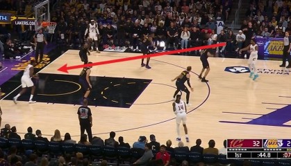 仙人指路！米切尔炮弹直传撕开防线 托布篮下接球勾手命中