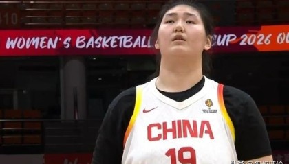 世界杯下载中心-高效爆发！张子宇世预赛首战8中6得12分3板 连续强攻打爆对手禁区
