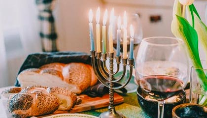 世界杯手机观看-梅赛德斯车手拉塞尔夺得F1澳大利亚大奖赛杆位